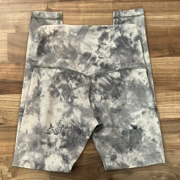 Lululemon Super High Rise Align Criss Cross Waist - Picture 4 of 5